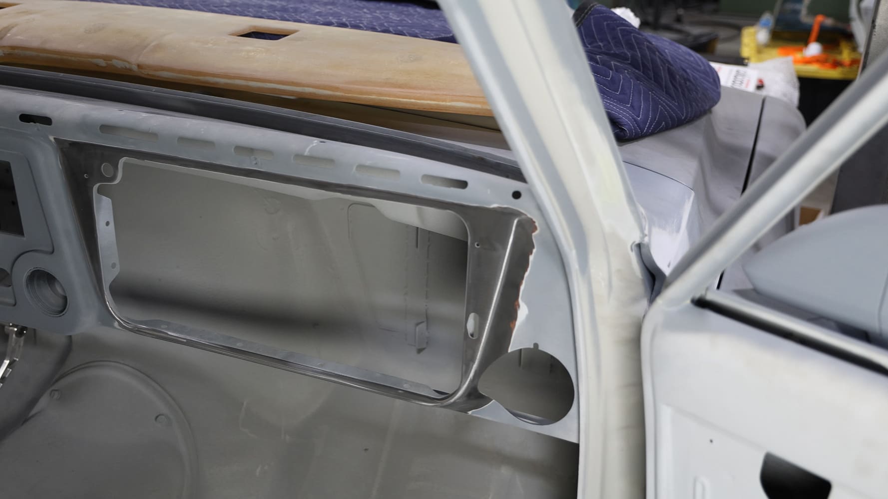 06 67 72 c10 glove box test fit for dash opening alignment