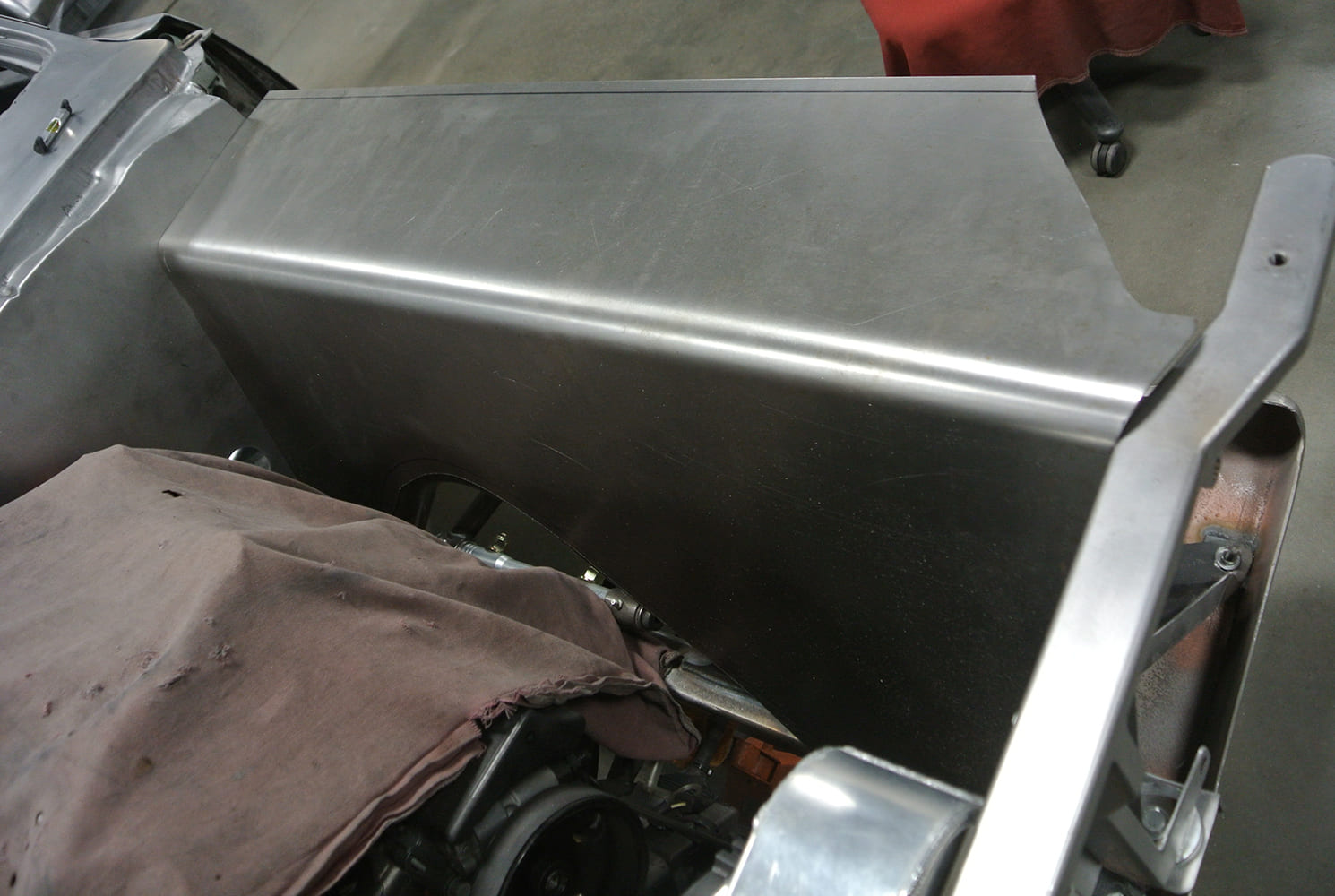 06 Smooth sheet metal inner fenders fabricated for clean engine bay appearance