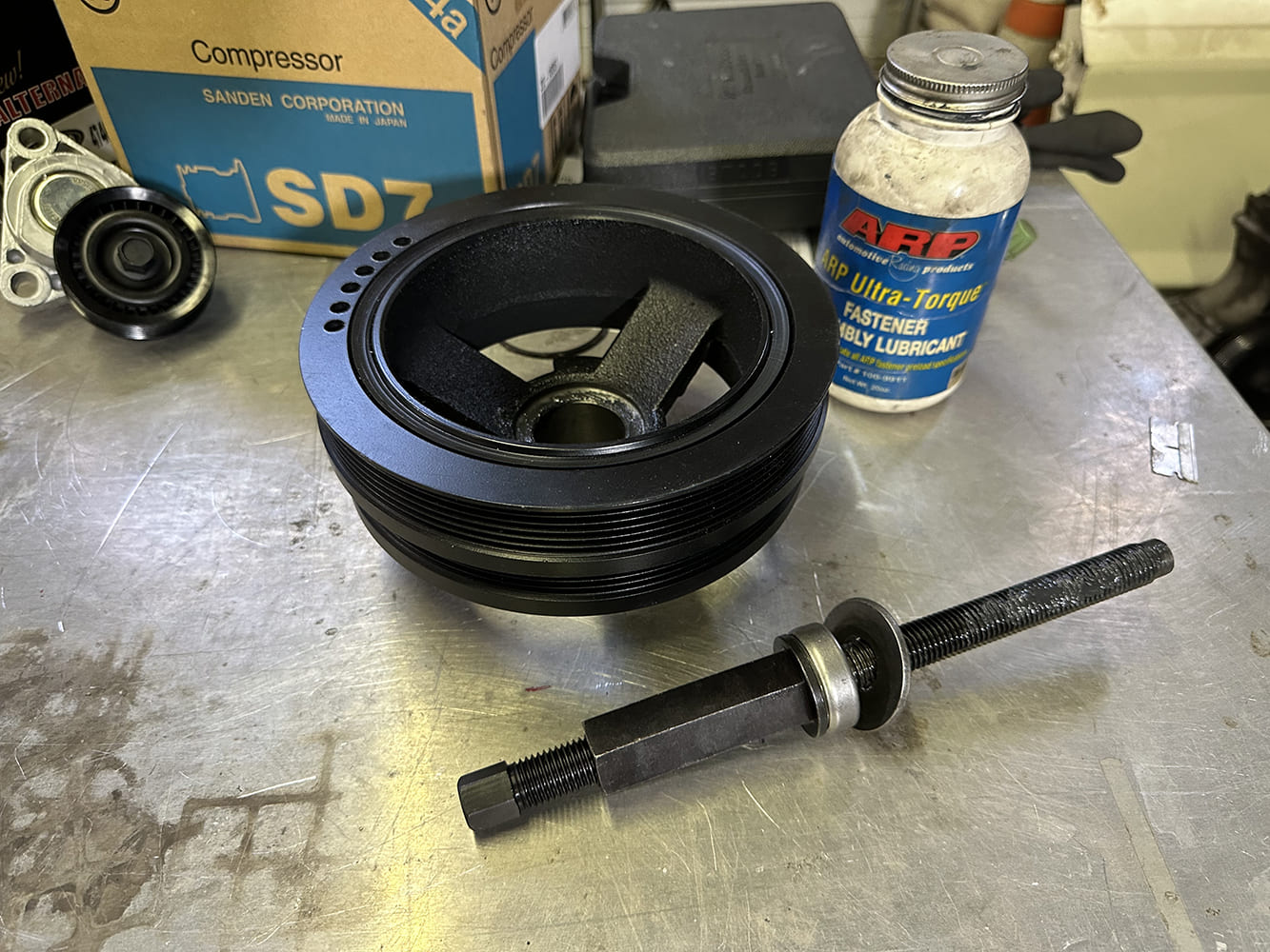 08 Billet crank pulley and install tool prepped with ARP Ultra Torque lubricant