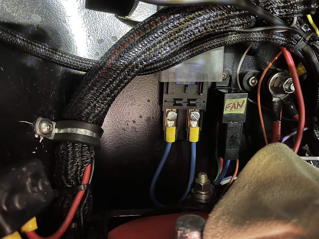 15 Dual yellow terminals connected to relay for electric fan circuit power delivery