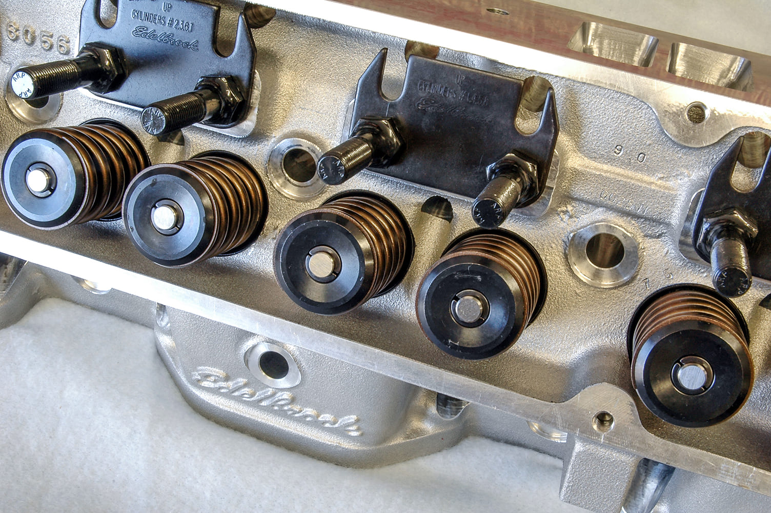 17 Edelbrock Performer RPM aluminum head with dual valve springs and rocker hardware