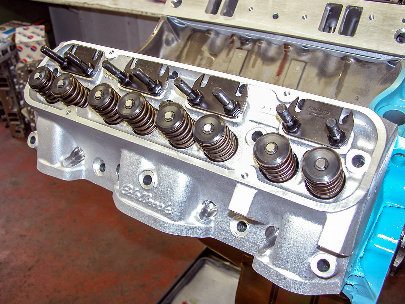 19 Fully installed Edelbrock aluminum head secured to Pontiac 428 with ARP fasteners