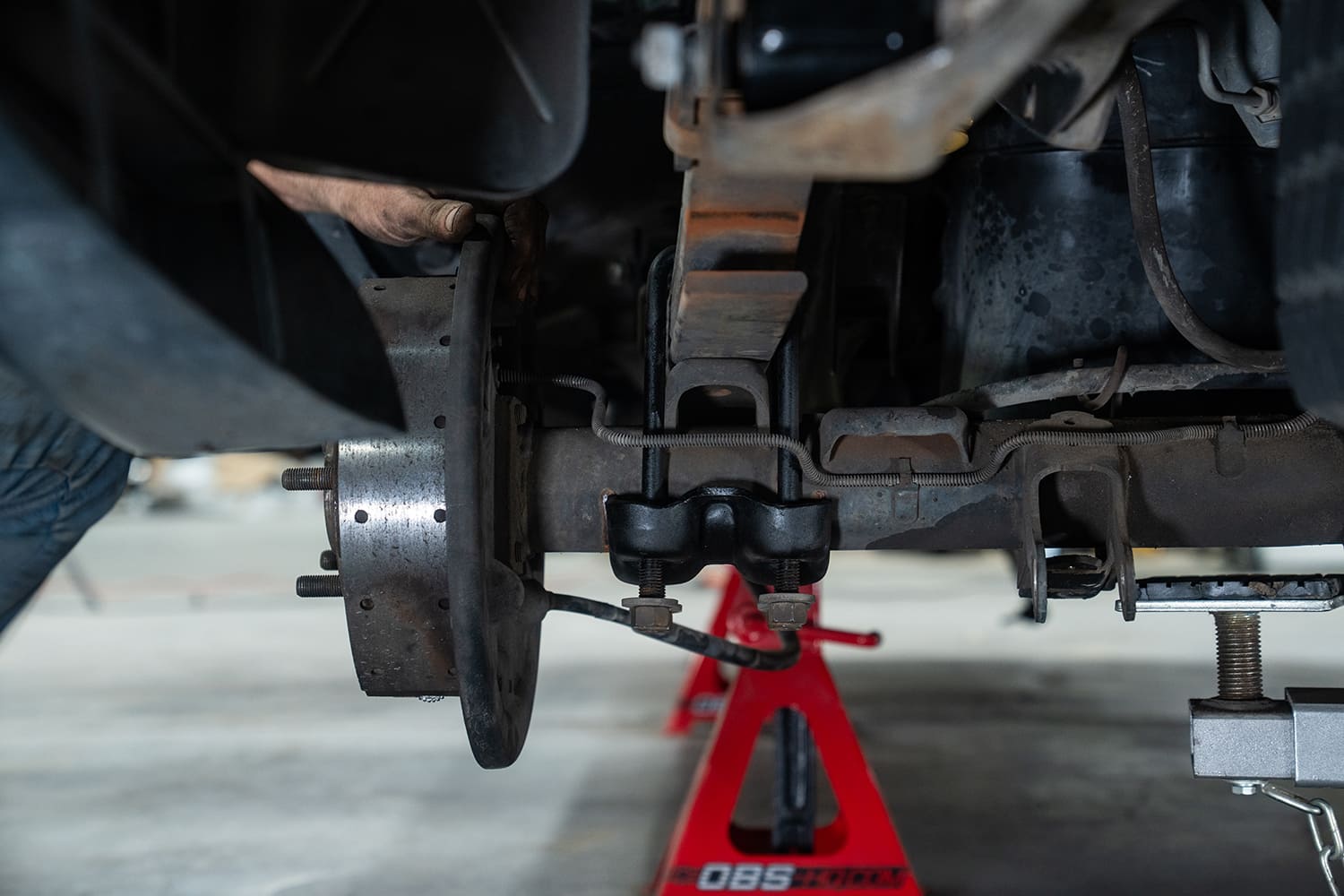 22 Axle flipped under leaf spring using DJM flip kit and mounted with U bolts