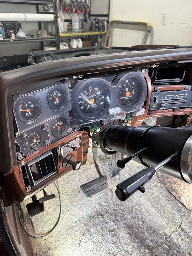 04 1973 1987 chevy c10 stock gauge cluster removal before dakota digital installation