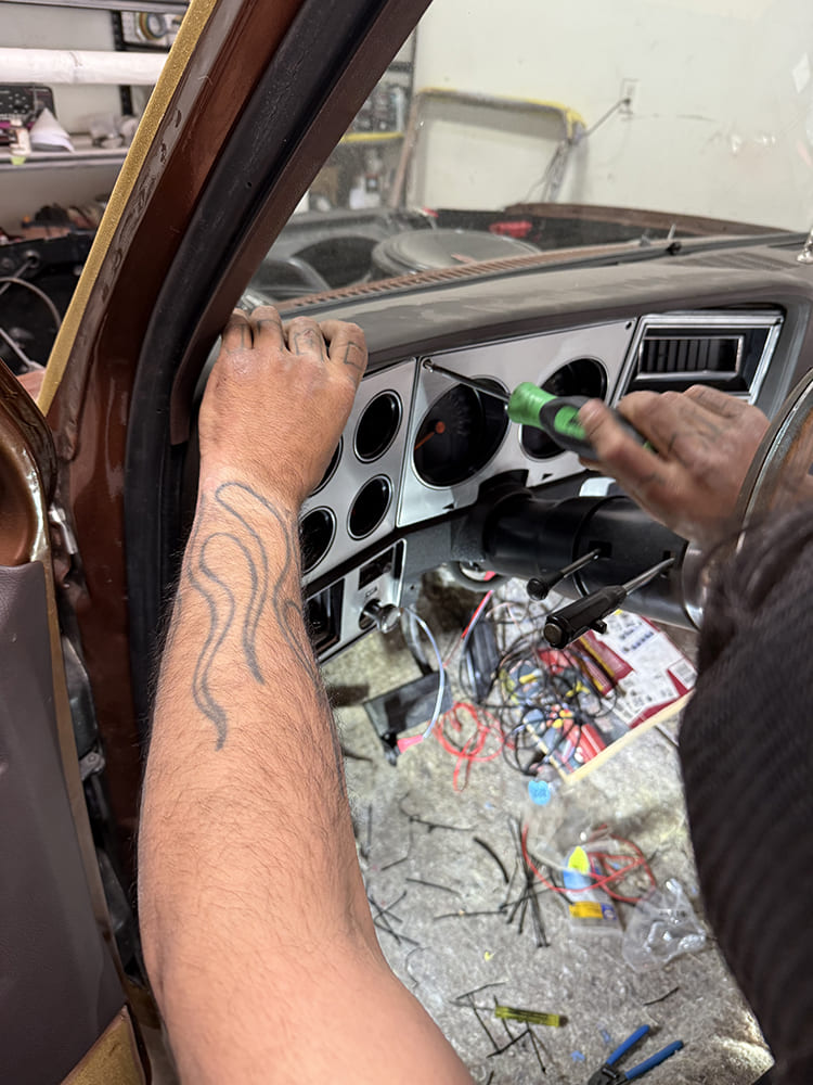 23 reinstalling dash bezel during gauge swap on 1973 1987 chevy c10