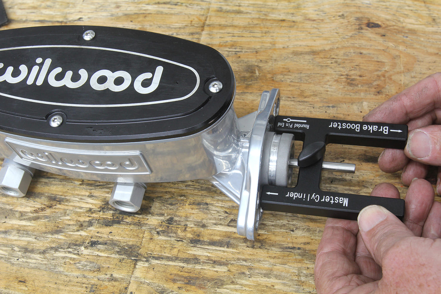 002 Tool checks master cylinder bore depth for precise brake pedal response
