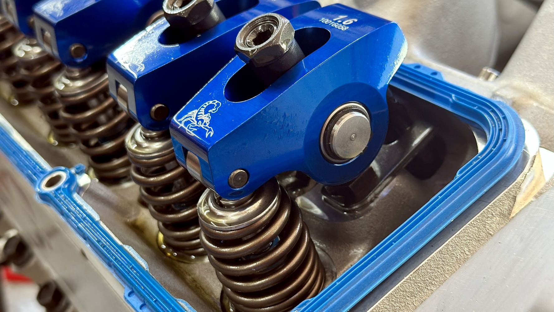 005 scorpion 16 roller rockers dual valve springs sbc