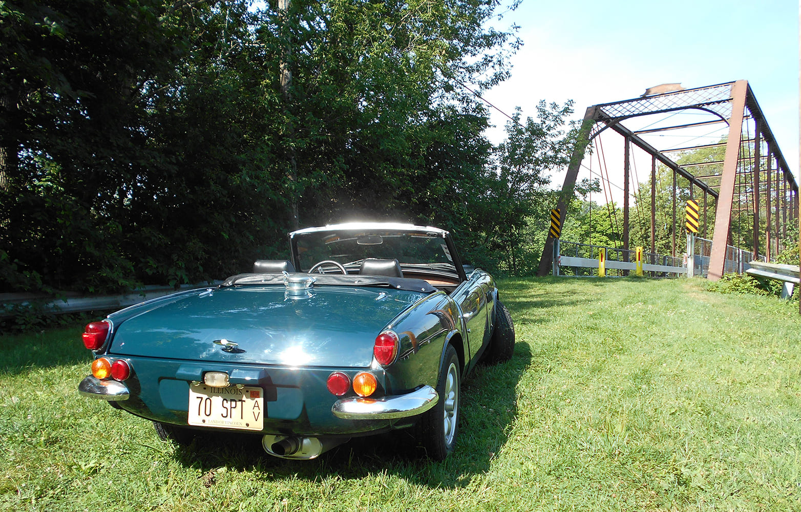 02 knight 1970 triumph spitfire mkiii rearview