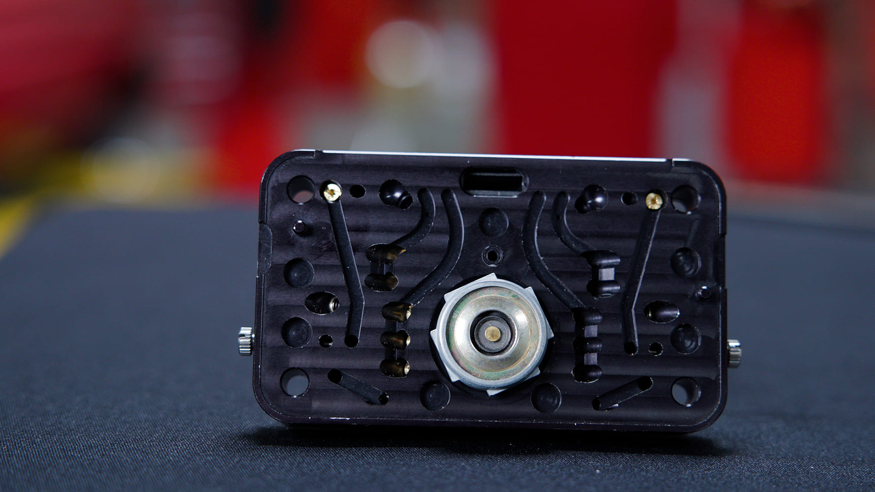 06 VRS 4150 rear metering block reveals internal fuel and air pathways