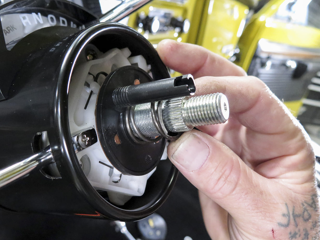 22 1972 Chevy C10 tilt column turn signal cancel cam and splined shaft detail during steering wheel install