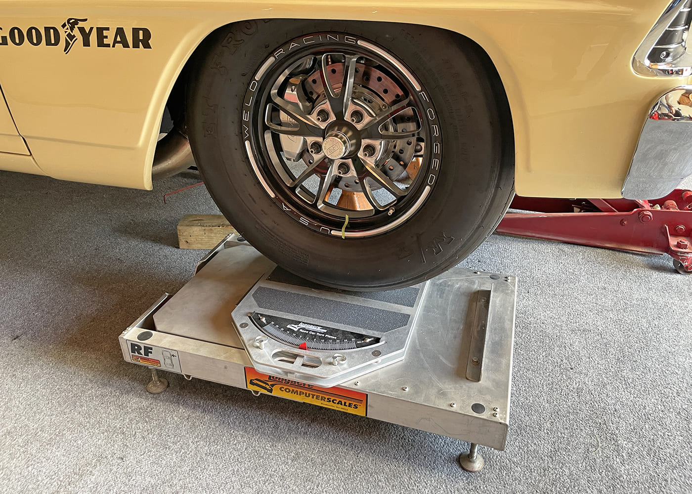 004 weld racing front wheel on longacre digital scale for corner weight