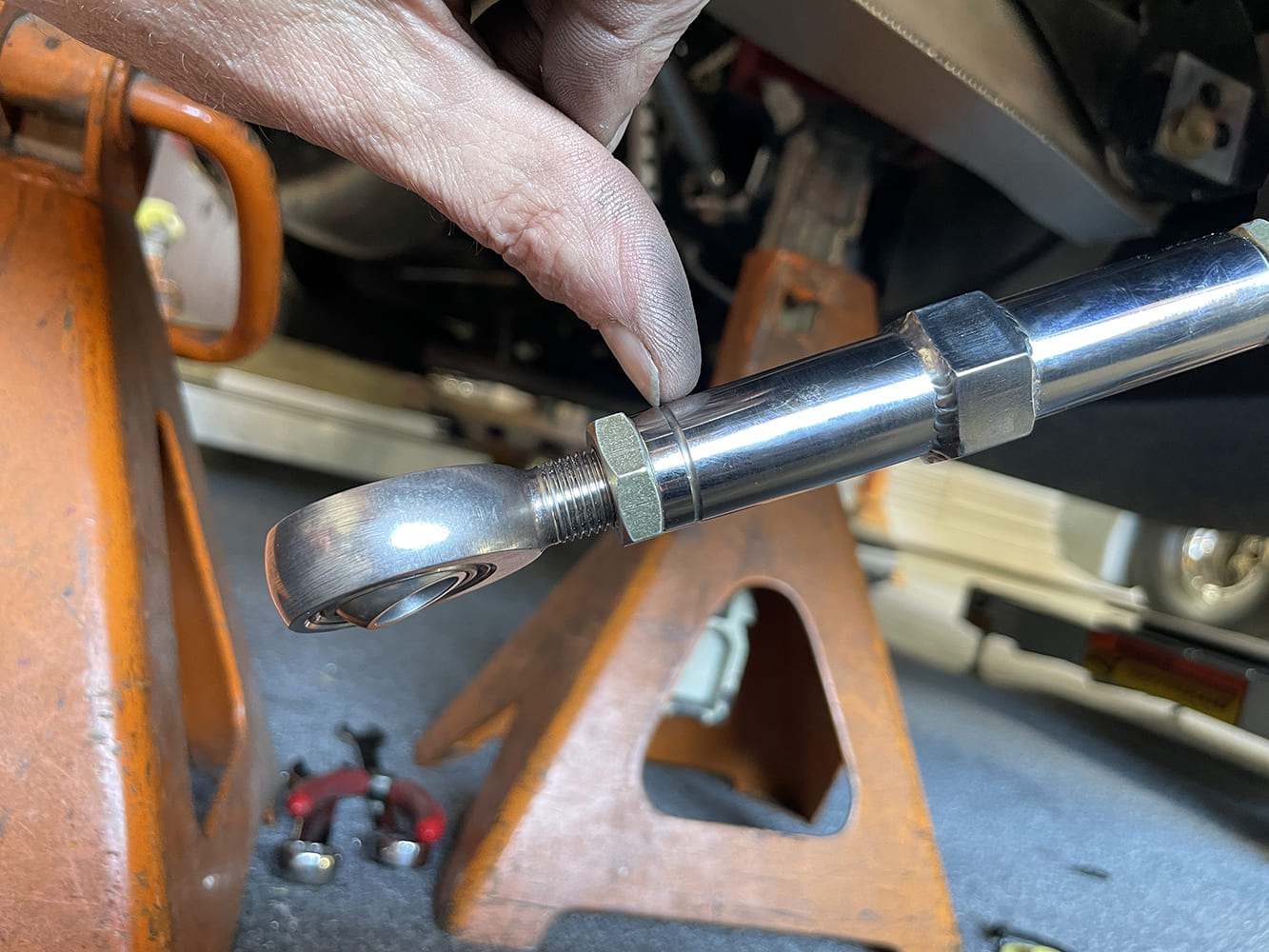 007 front toe alignment string method trackside setup in progress