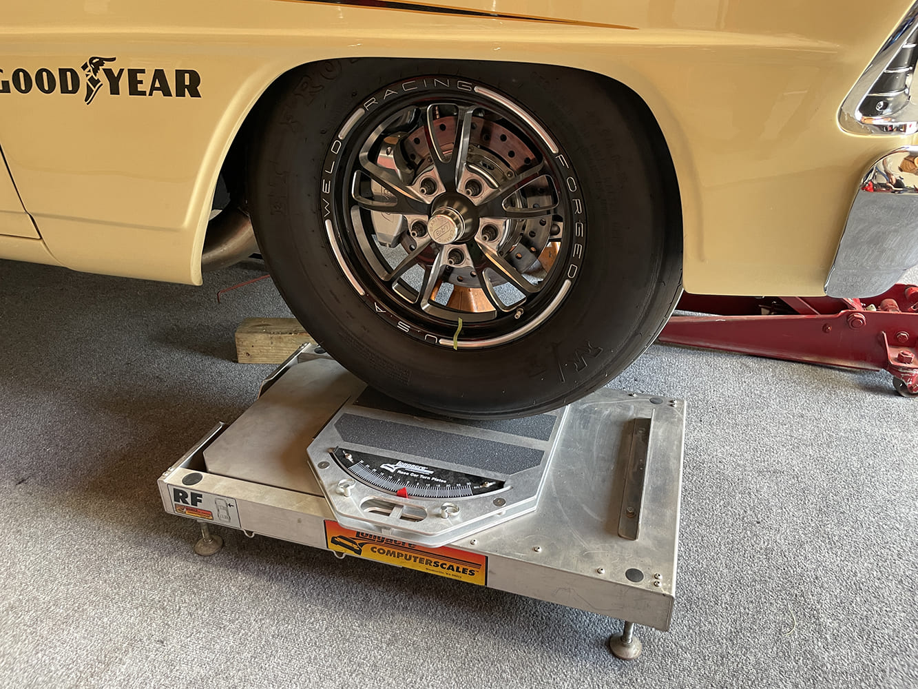 014 weld racing front wheel on longacre scales for corner weight setup