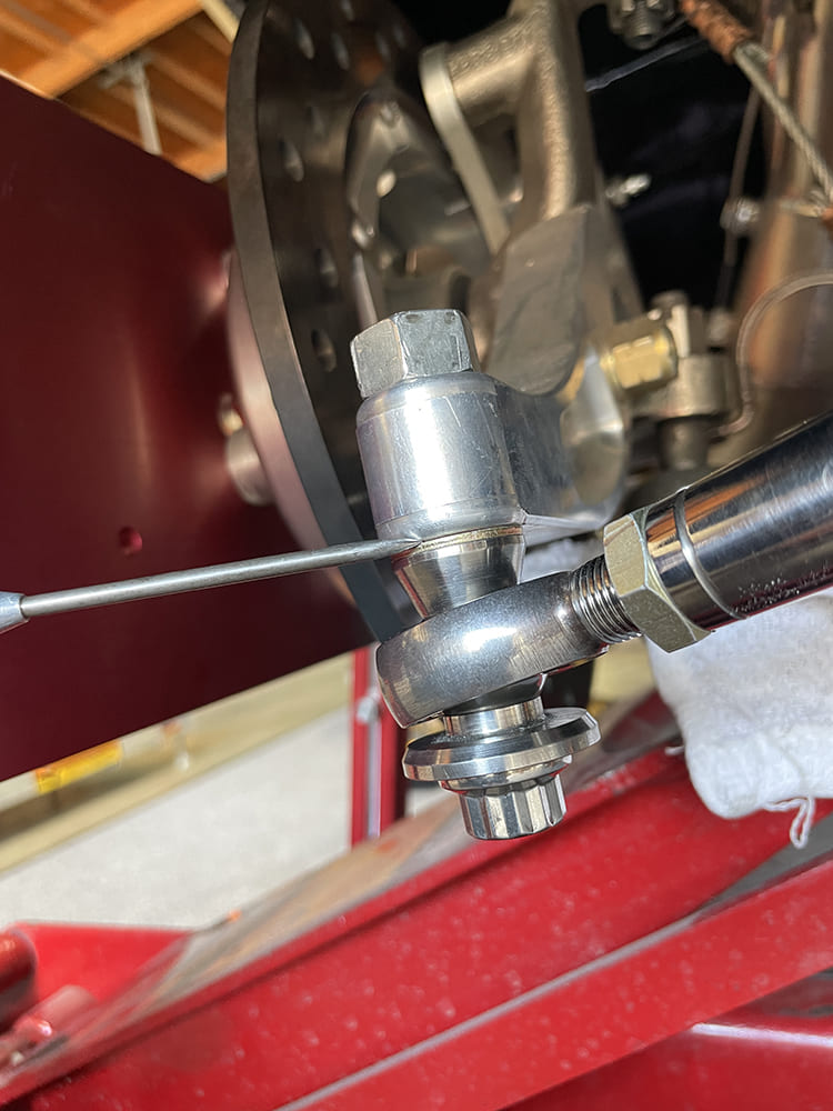 023 close up of heim joint and laser string on spindle arm