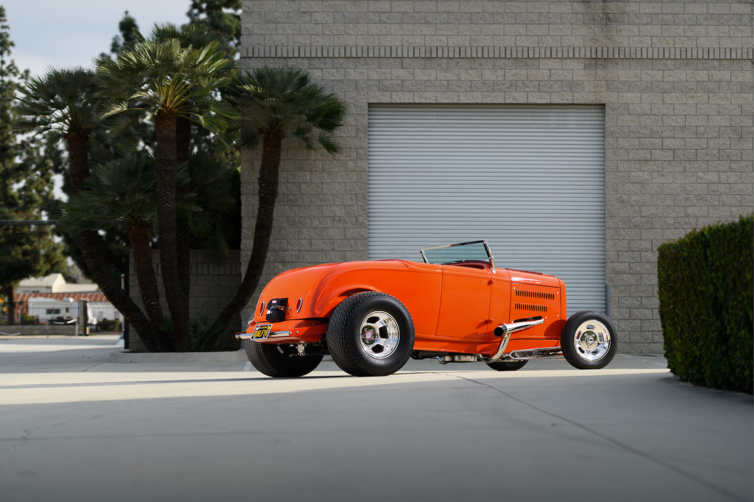 03 1932 Ford Roadster rear view louvered hood wide tires smoothed body classic rod