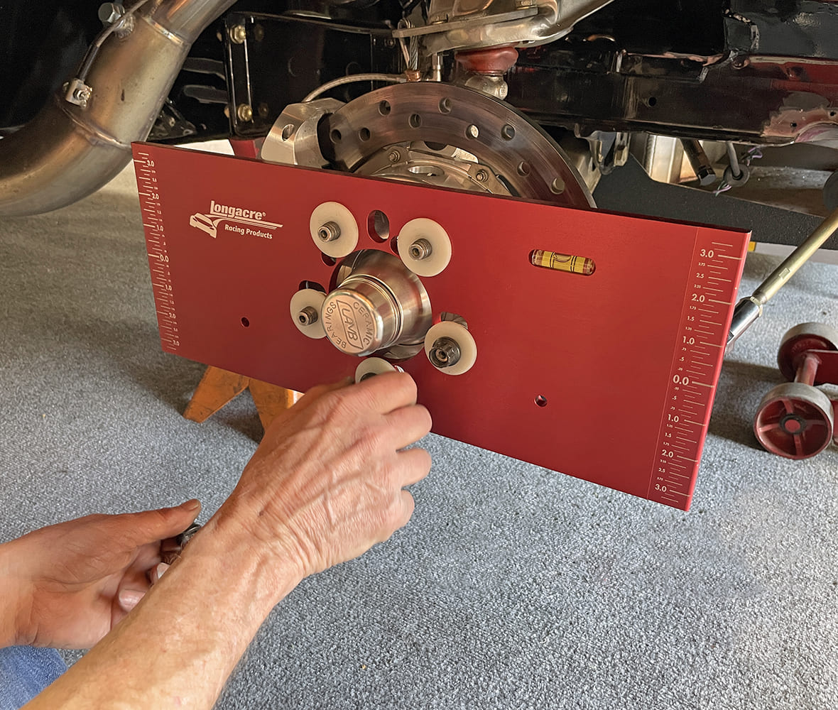 033 attaching Longacre hub plate tool to rotor for castercamber setup