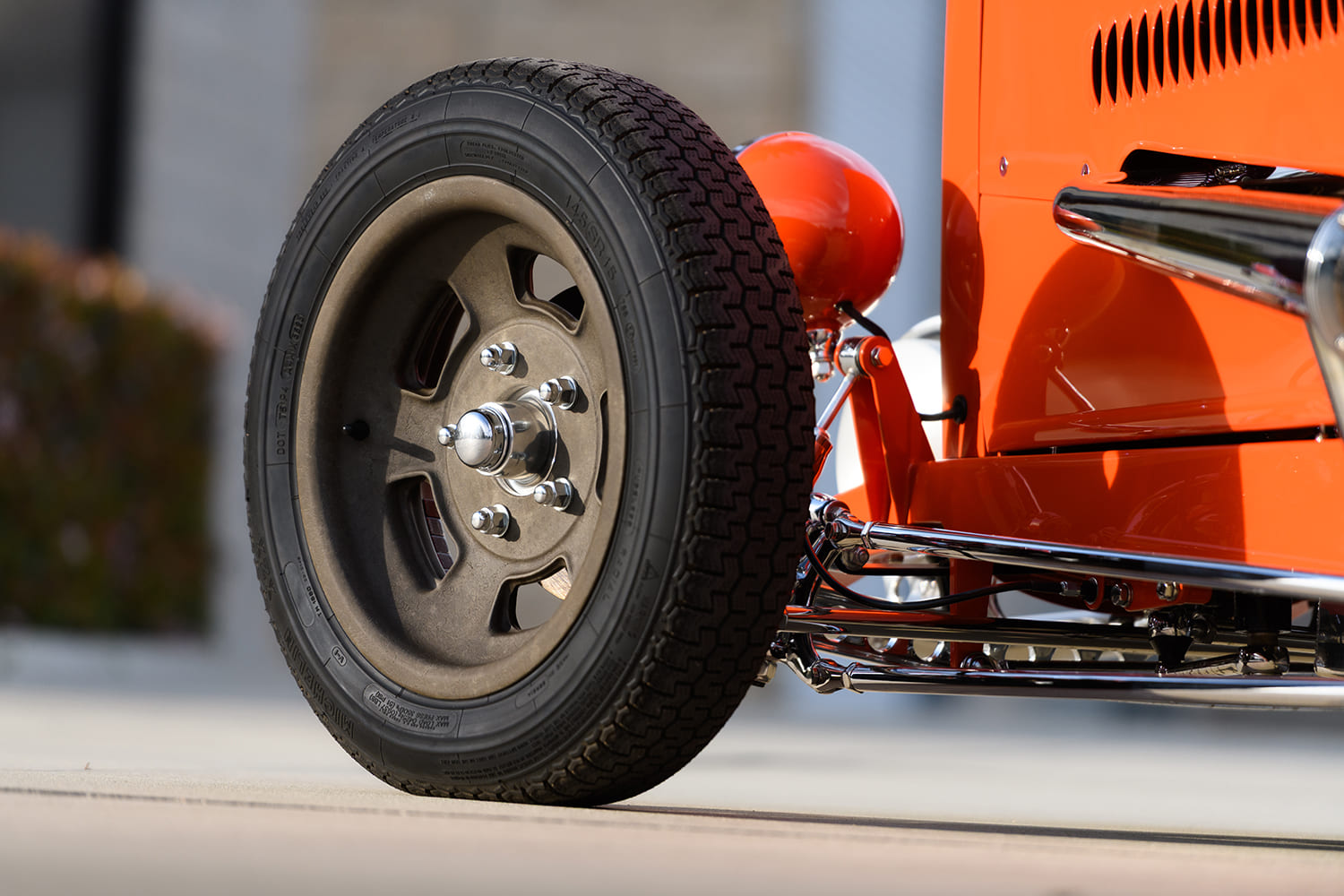 10 1932 Ford Roadster front magnesium wheels four bar chrome suspension detail