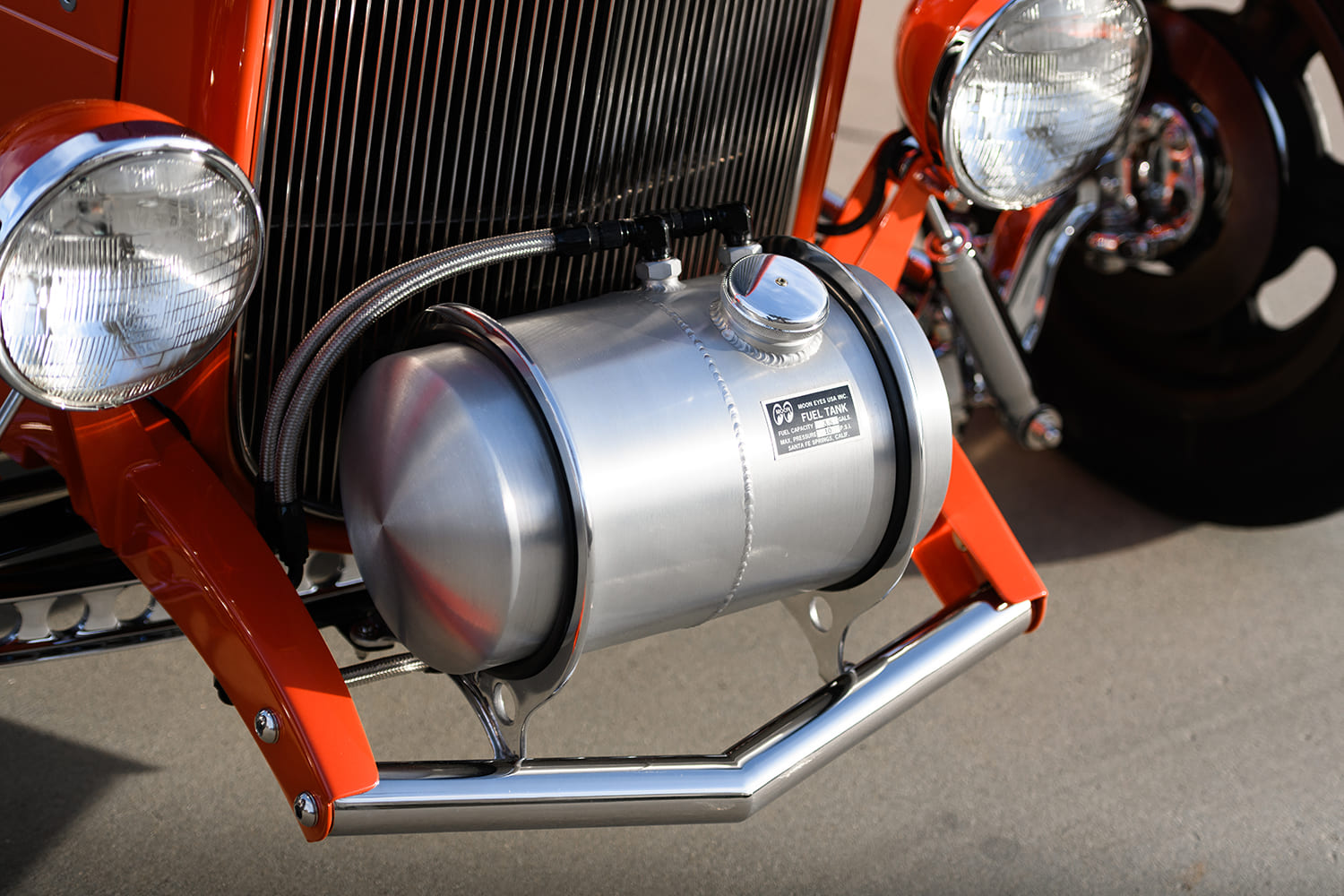 24 1932 Ford Roadster front Moon style spun aluminum fuel tank AN fittings hot rod detail