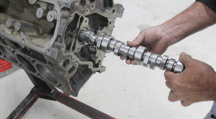 000 AFM delete cam install camshaft insertion into bare LS block