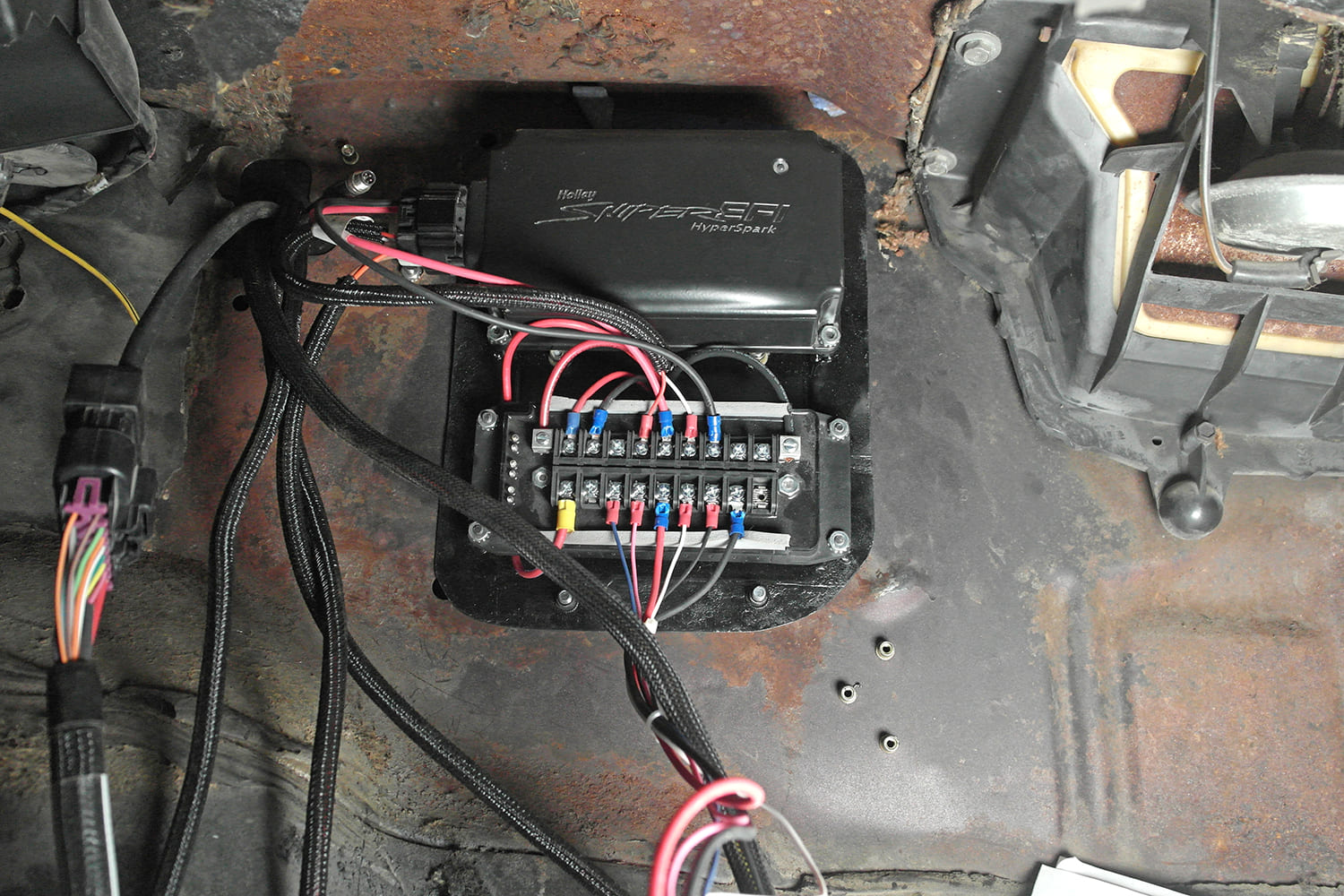 009 Holley Sniper EFI control box and fuse panel mounted inside vehicle cabin