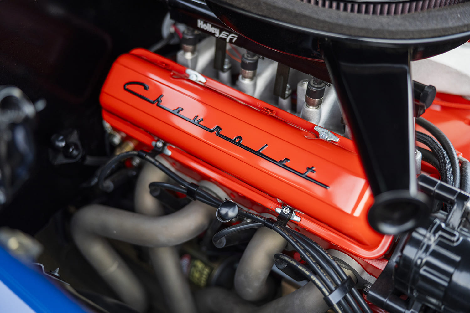 010 1969 Chevy Camaro Chevrolet script valve covers Holley EFI intake system