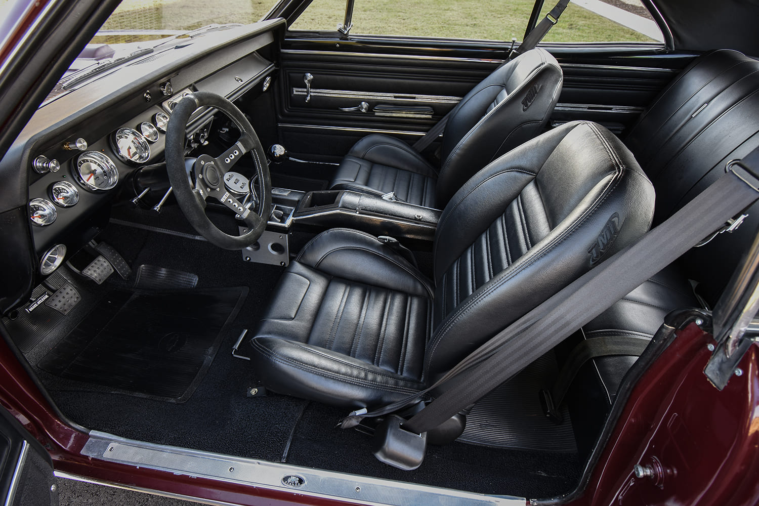 014 1966 Chevelle SS TMI bucket seats black leather Pro Touring interior