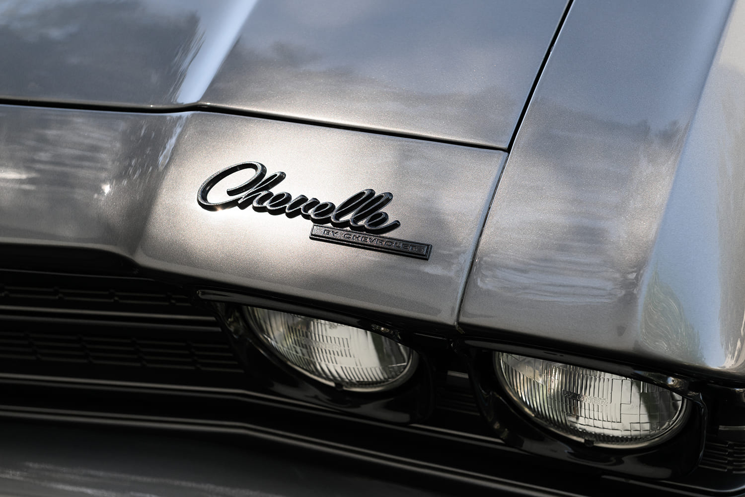 019 1969 Chevelle hood emblem black Chevelle badge satin gray paint