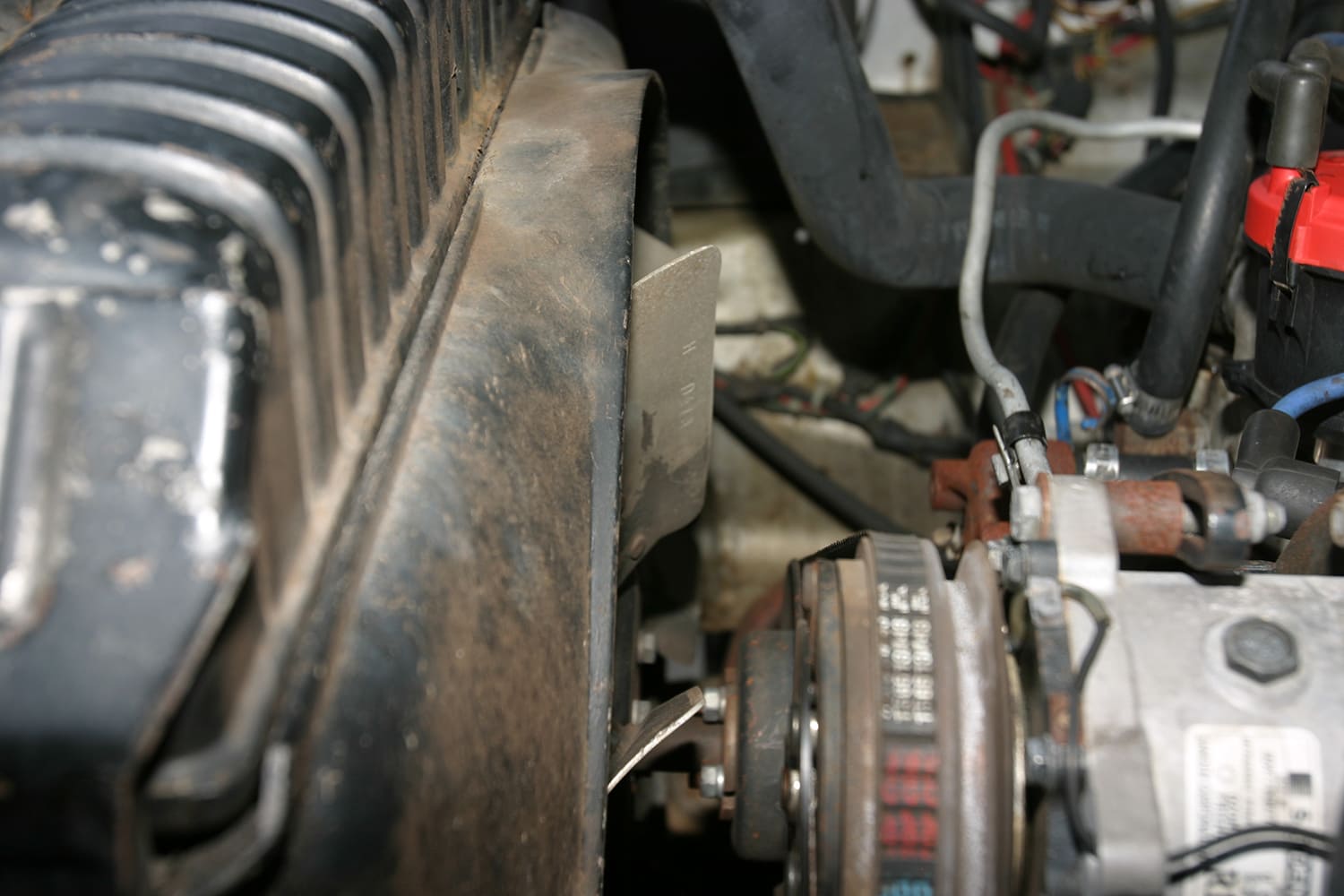 023 Mechanical fan blade radiator clearance – close tolerance between fan and shroud