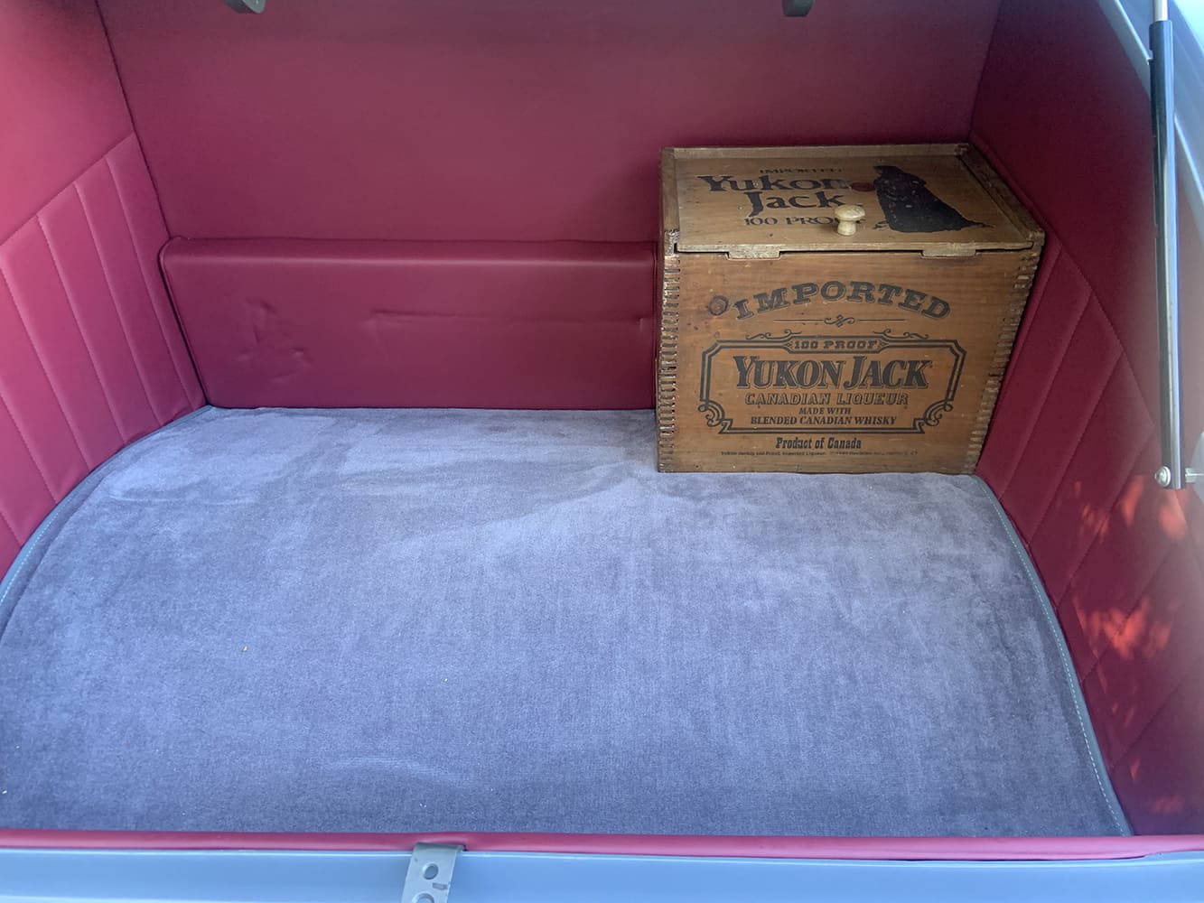 05 1934 ford three window model 40 trunk