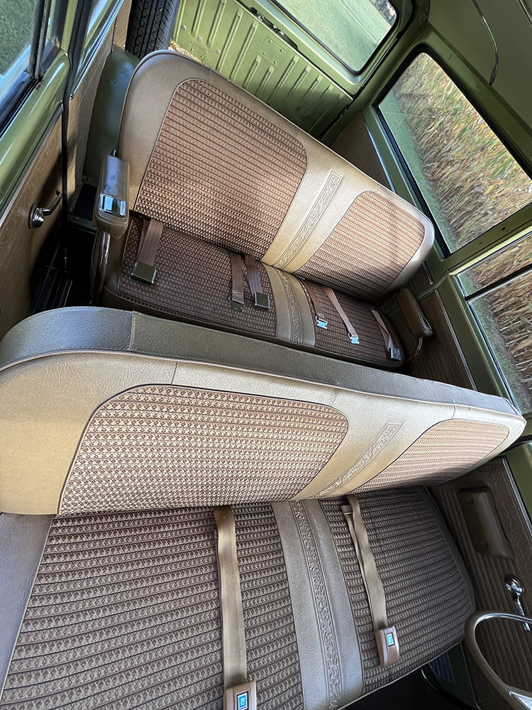 05 1969 chevrolet c10 suburban interior