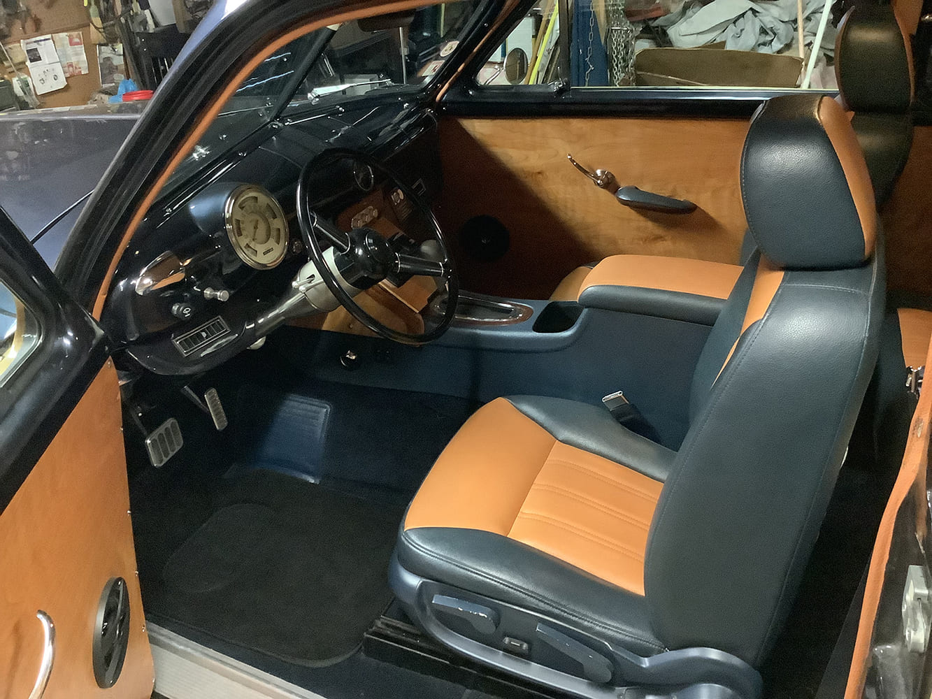 05 dennis novy 1950 ford woodie interior