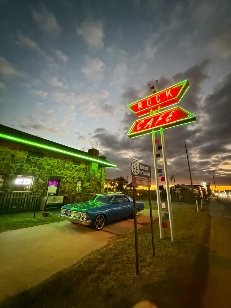 07 2025 pavement pounder rte66 sema