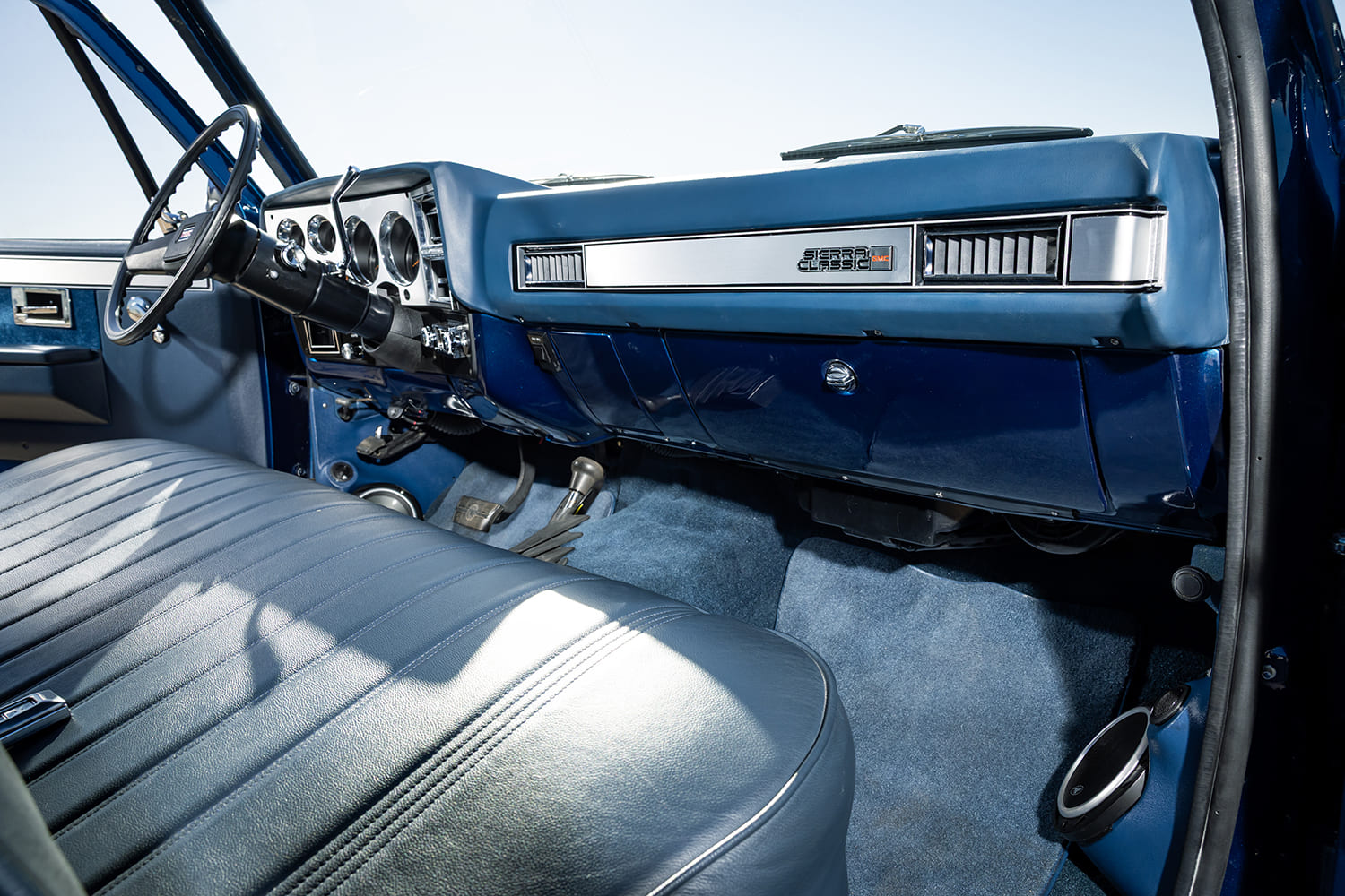 11 1981 GMC K15 interior dashboard view Sierra Classic badge