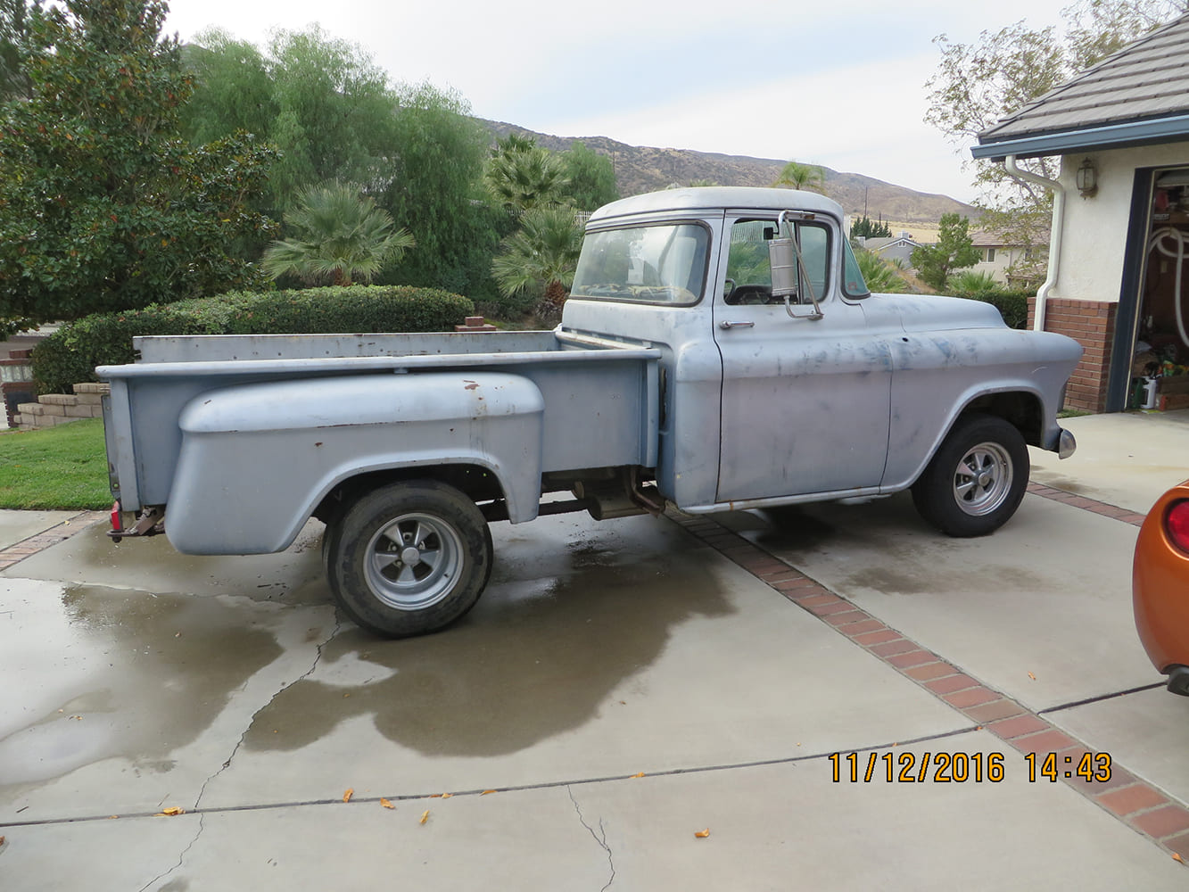 12 john nutt 1955 chevy 3200 sideview
