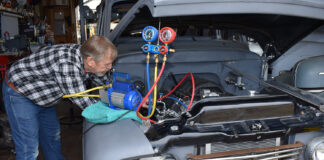 01 1951 Chevy AC vacuum pump manifold gauges Freon charge LS swap garage install