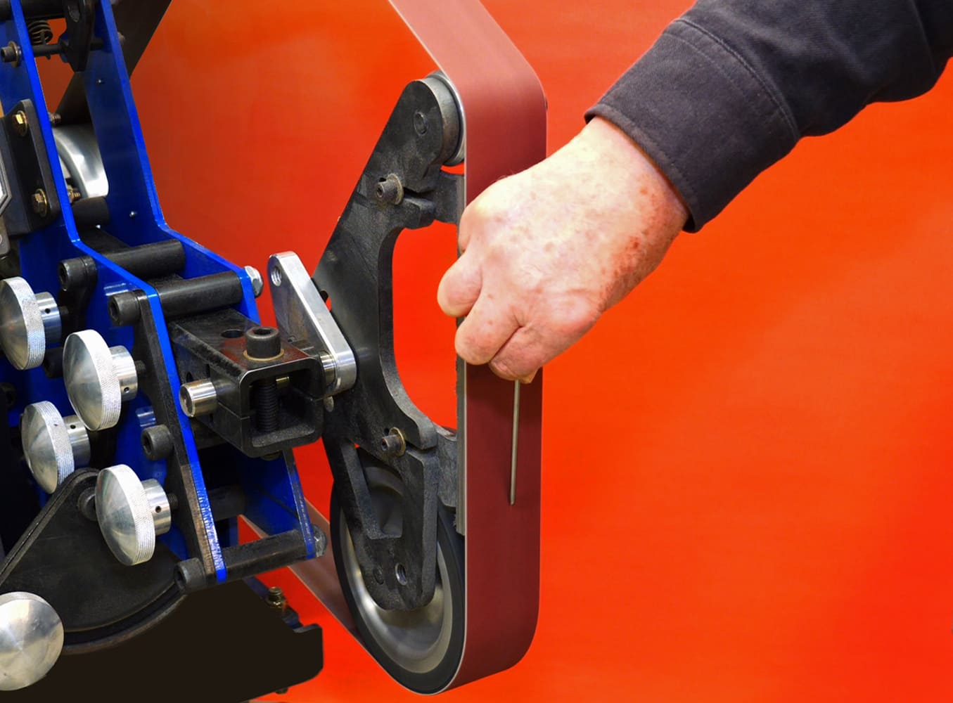 08 Belt grinder sharpening tungsten blue machine maroon belt controlled taper grind