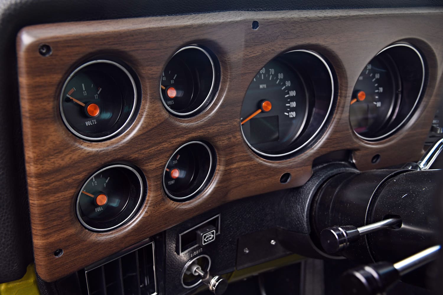 10 1976 Chevy C30 gauges VOLTS PRES MPH FUEL TEMP woodgrain cluster