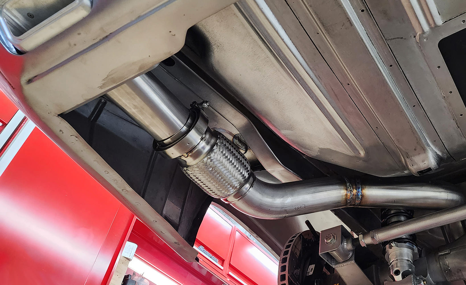 24 Under car flex joint mounted stainless welds suspension components chassis attachment points