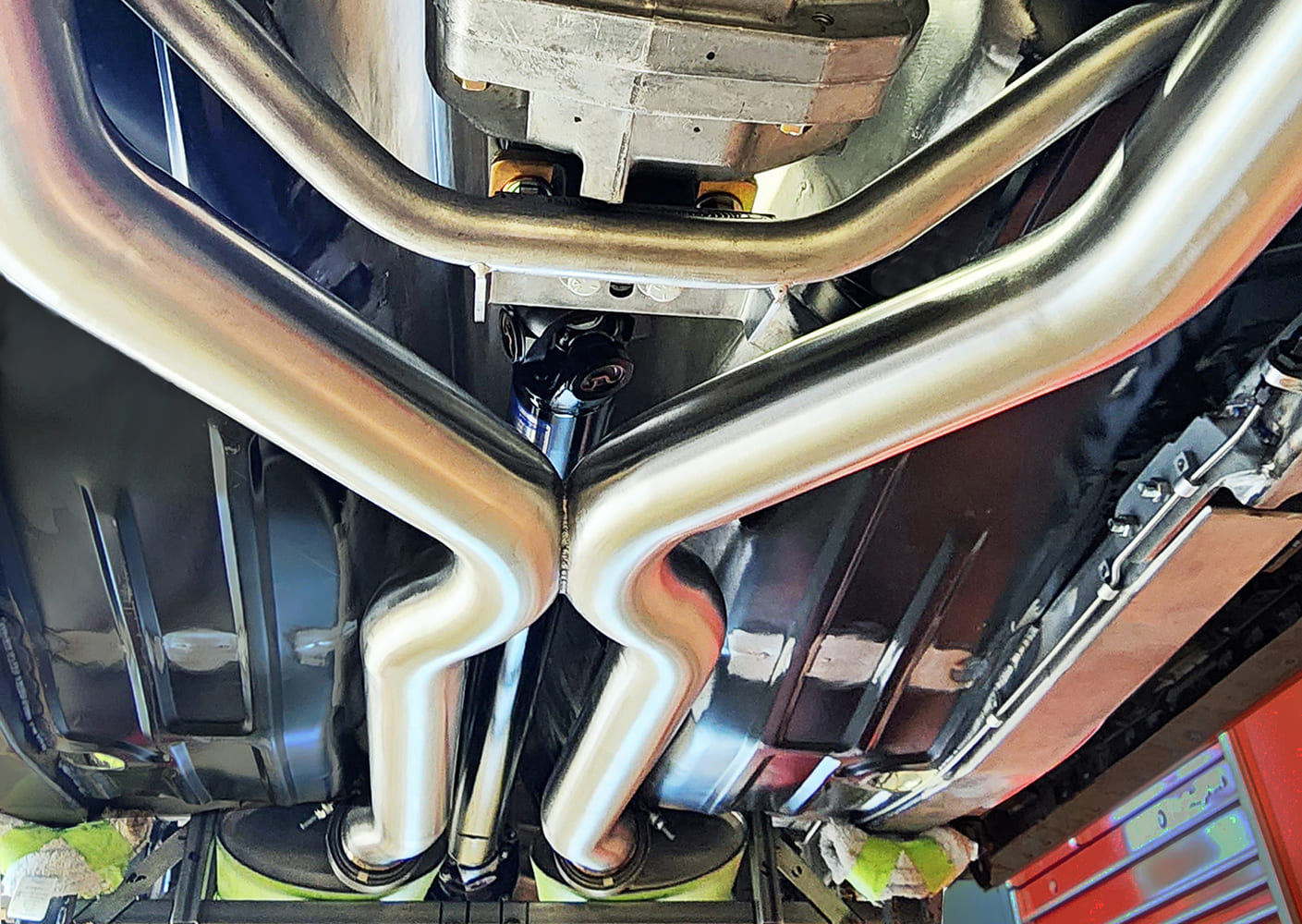 25 Under car X pipe exhaust system stainless routing bends black fuel tank assemblies