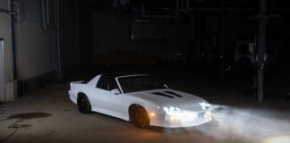 01 Sakell 1968 Camaro front three quarter view