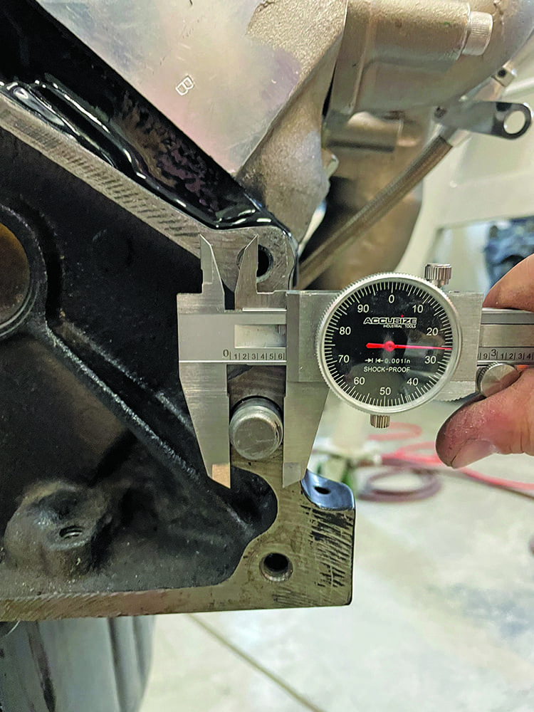 04 Engine block measurement with dial indicator mounting surface alignment check precision work