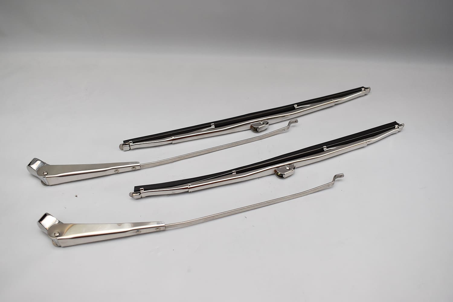15 Newport wiper arms blades chrome brackets