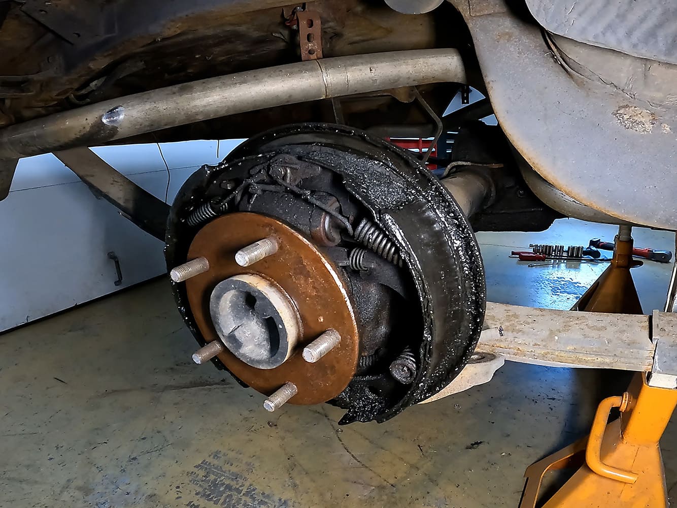 004 1978 camaro rear drum brake disassembly axle on jack stands