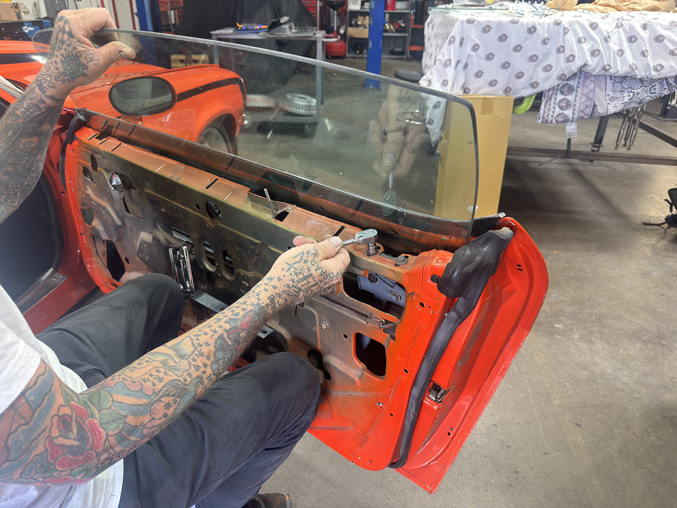 006 1971 camaro window adjustment bolt tightening in door shell