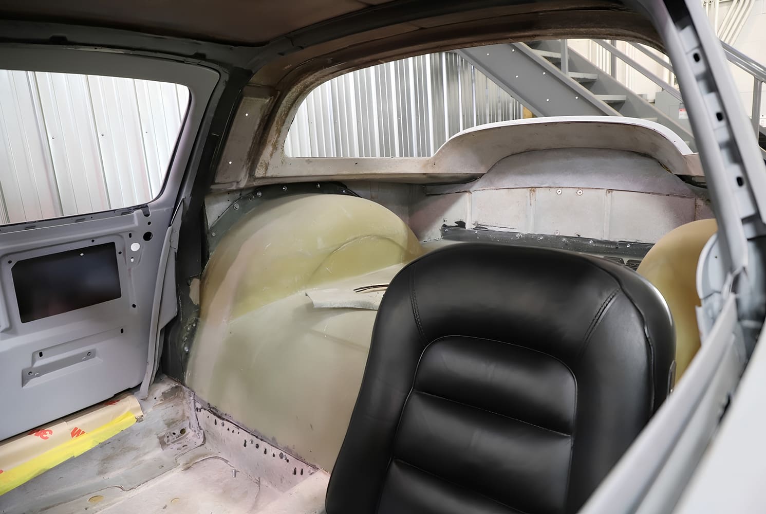 014 1965 Corvette rear interior tub with wheel arch shaping and structural bonding