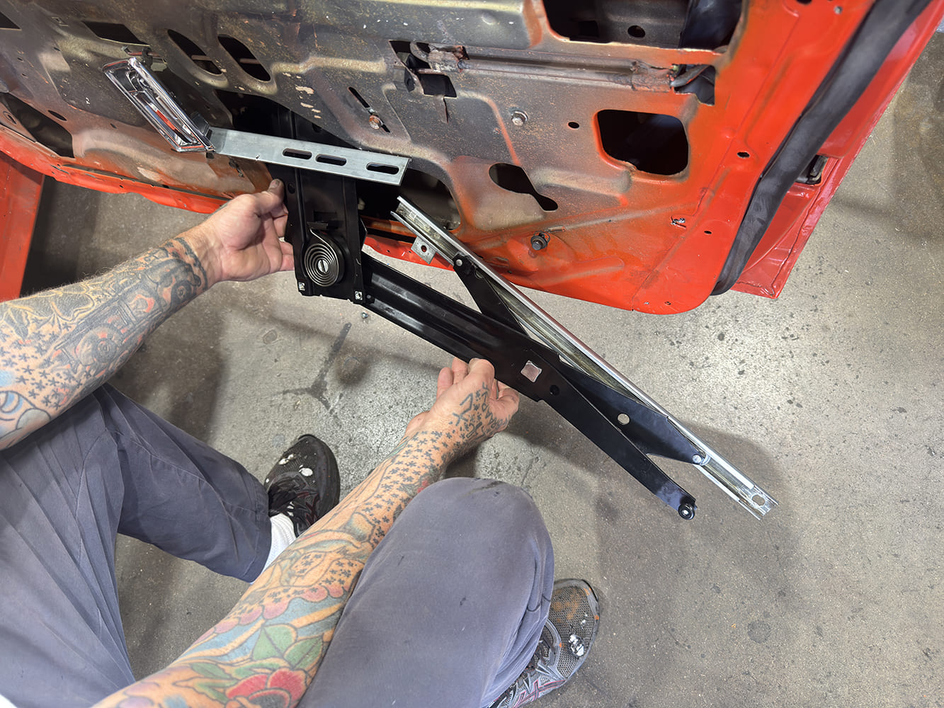 018 1971 camaro new regulator install into inner door frame