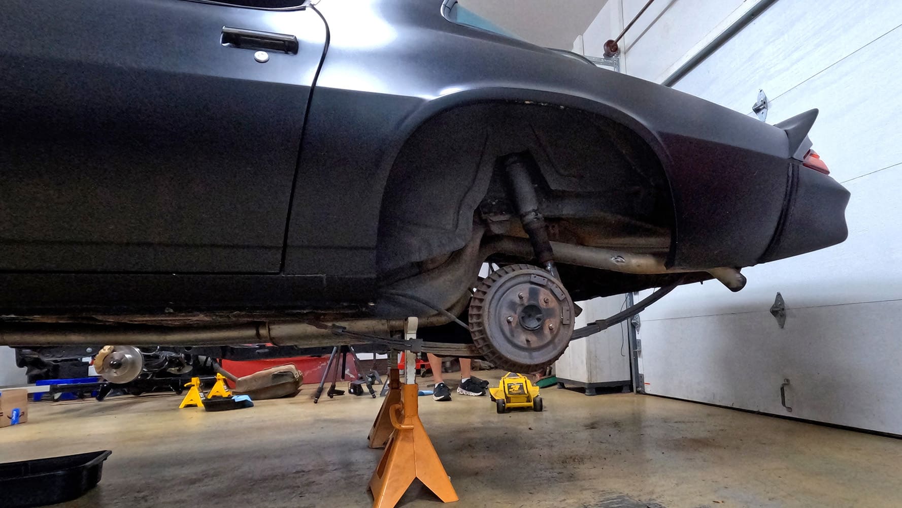 002 1978 camaro rear suspension drum brake removal on jack stands