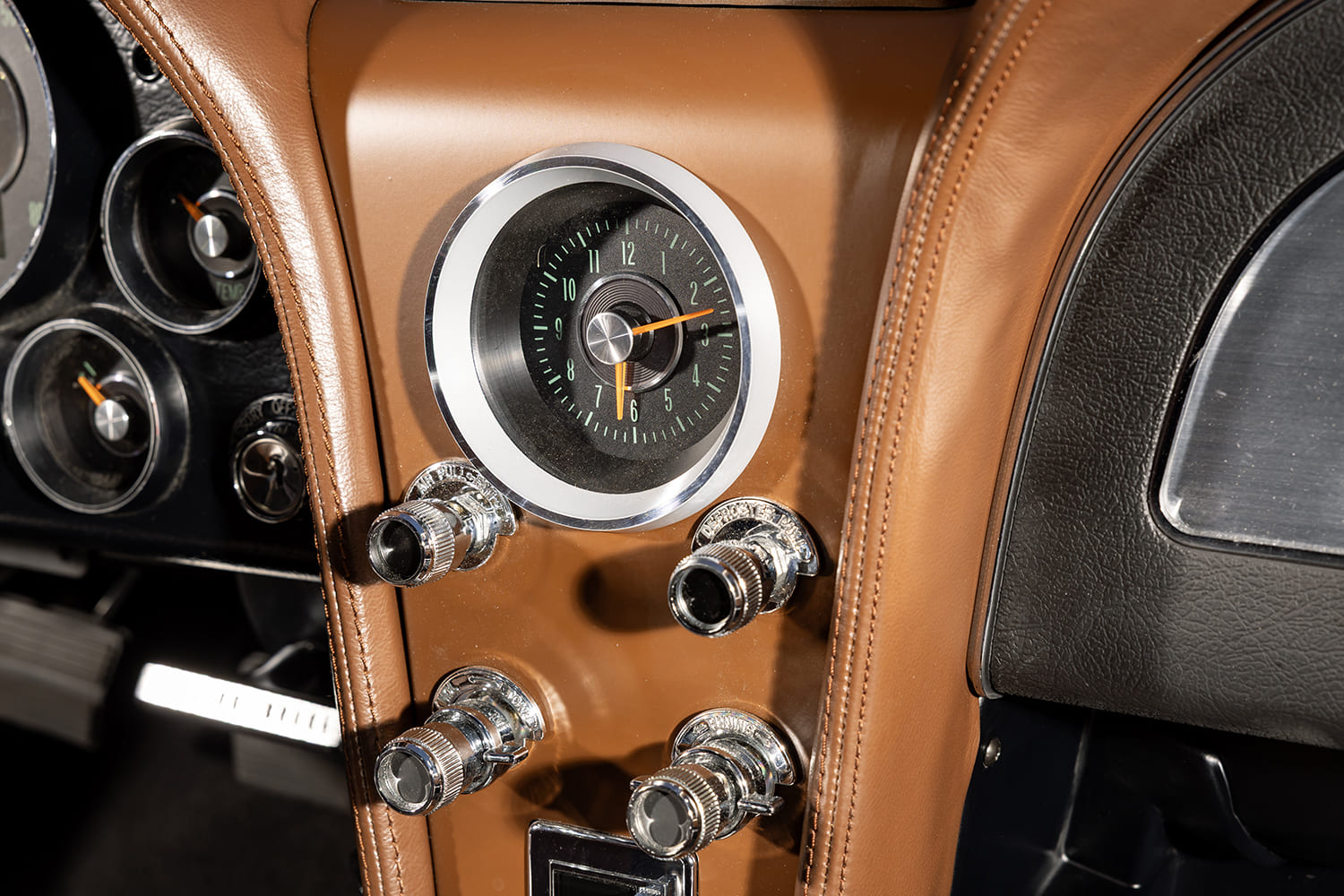013 1966 Chevy Corvette center clock chrome knobs brown leather dash trim