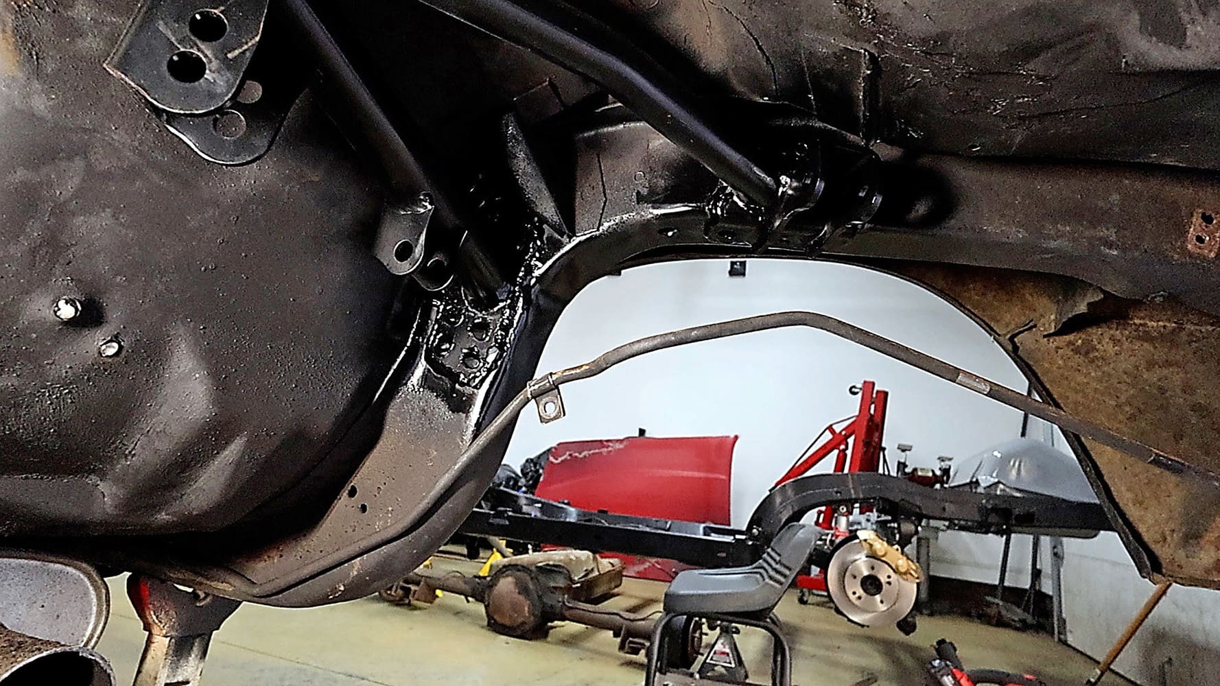 014 1978 camaro upper crossmember sway bar bracket installed