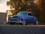 03 1952 chevy styleline low front angle custom grille smooth fenders silver wheels blue paint